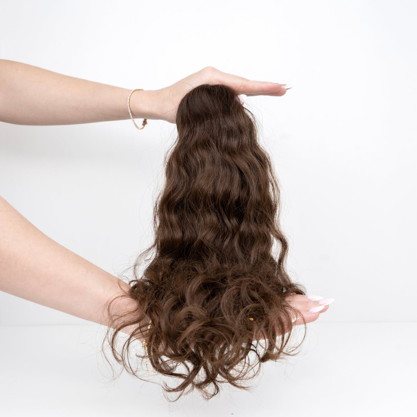 Curly medium brown bundle (C1)