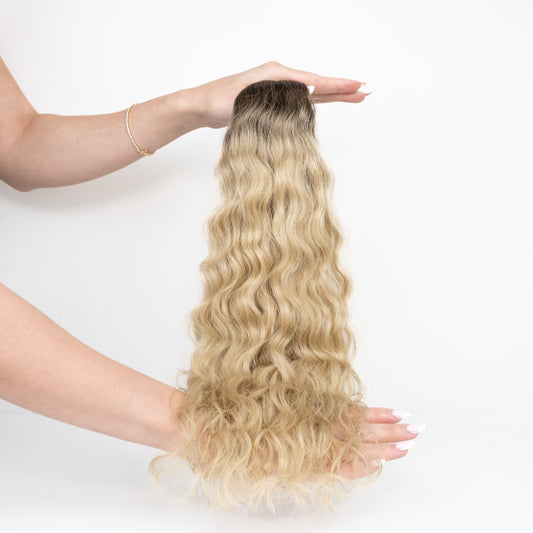 Curly blonde ombre (C5)