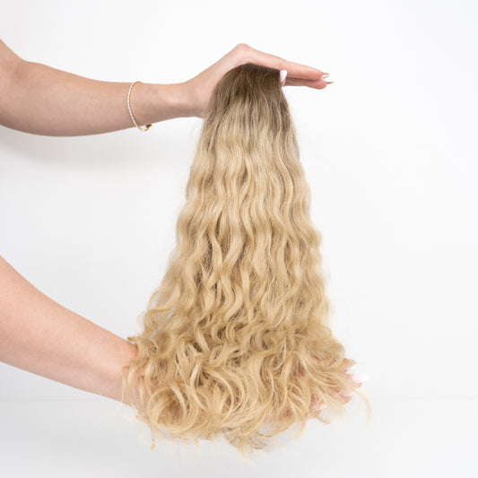 Curly blonde ombre (C6)