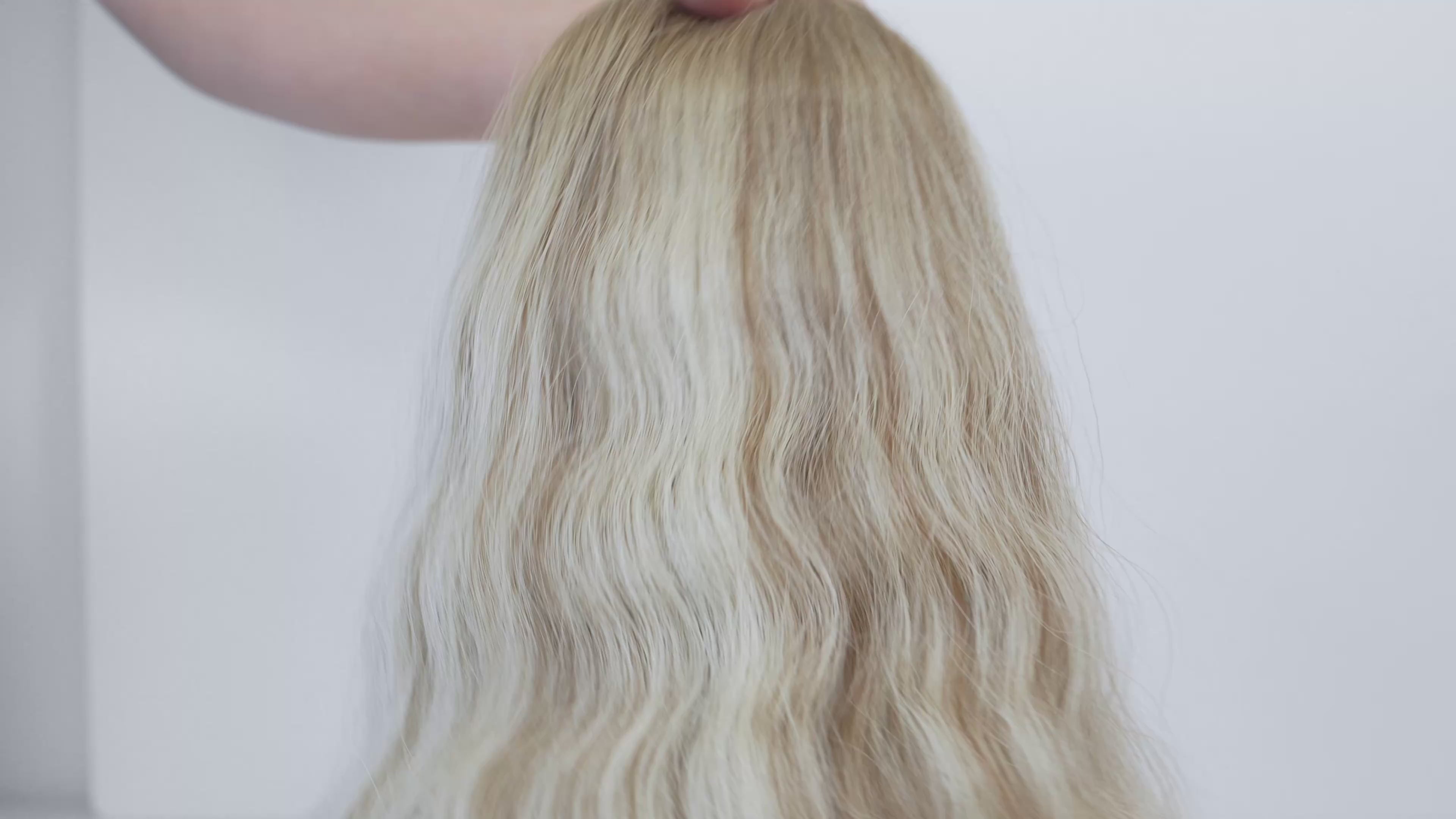 WAVY BLONDE ASHY BALAYAGE K-TIP (O6P6/24)