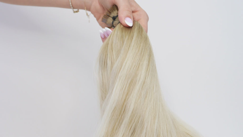 WAVY WARM BLONDE BALAYAGE K-TIP (O7P7/24)