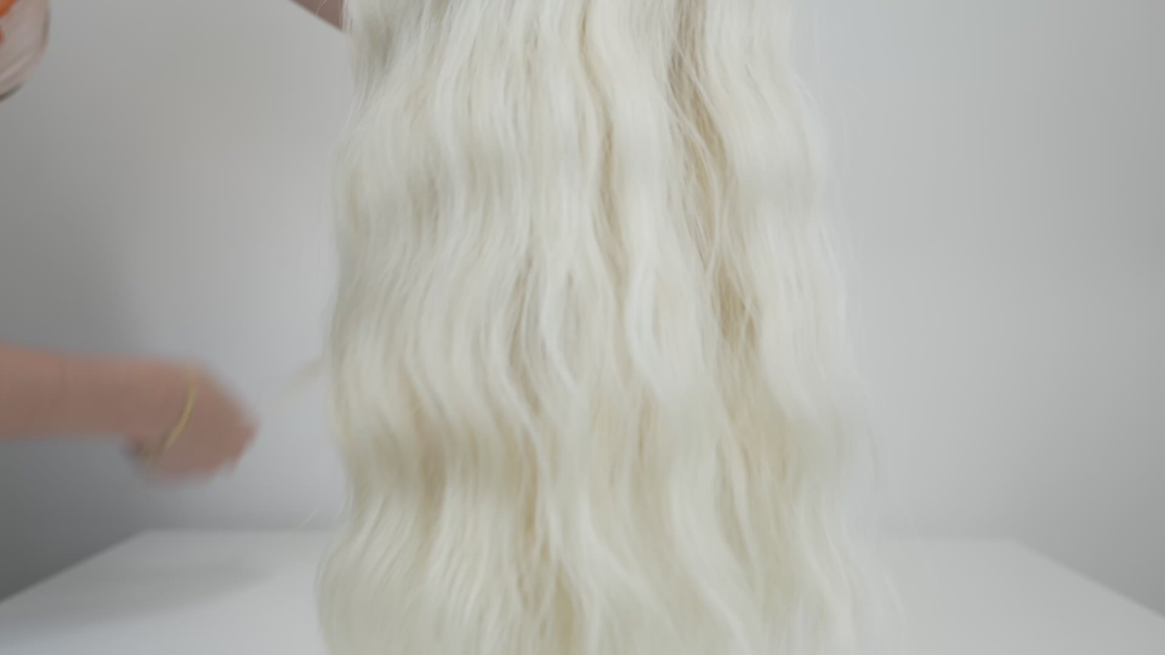 WAVY PLATINUM BLONDE K-TIP (009)