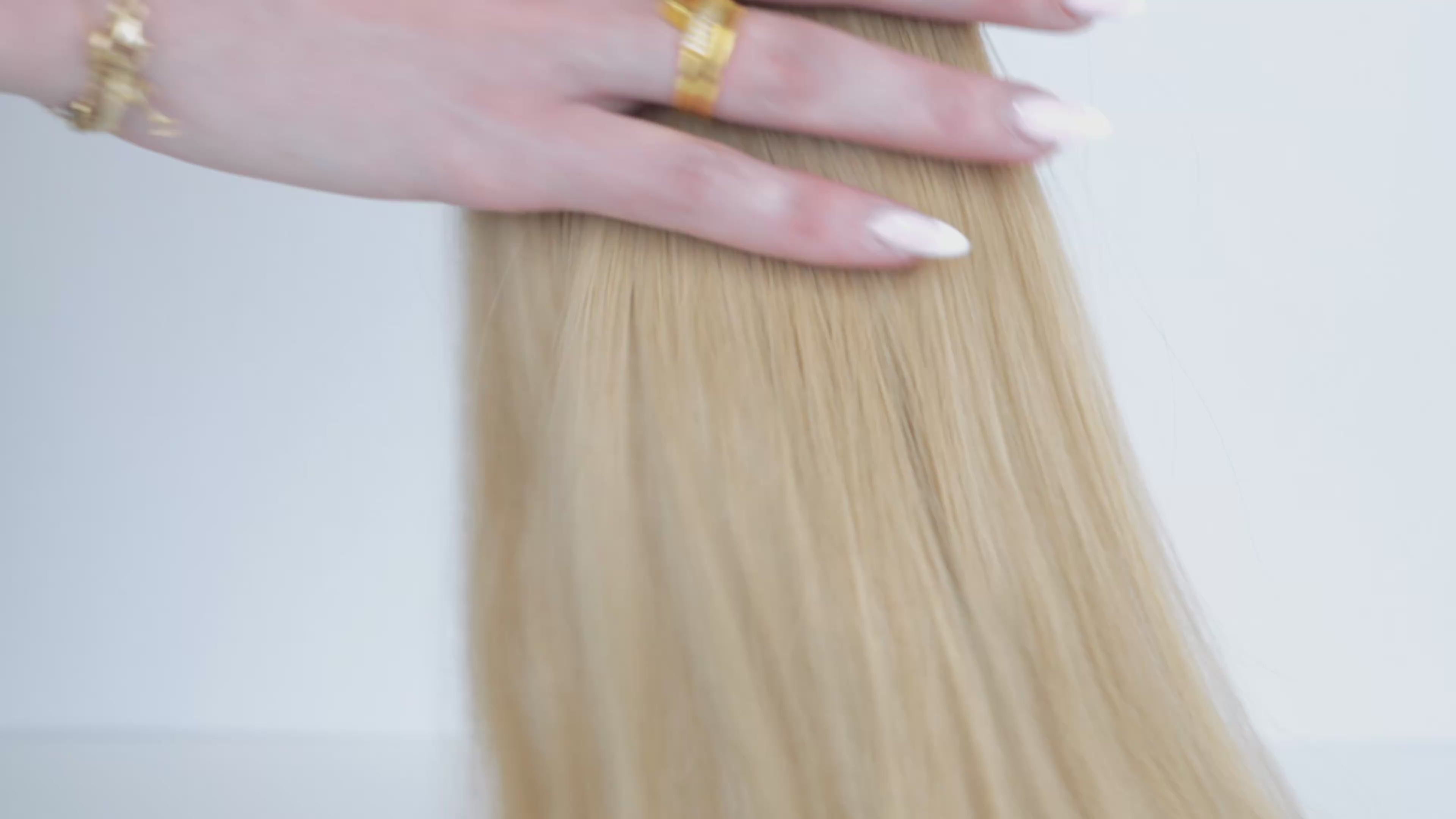 WAVY BLONDE OMBRE GENIUS K-TIP (O4.7/26.1)