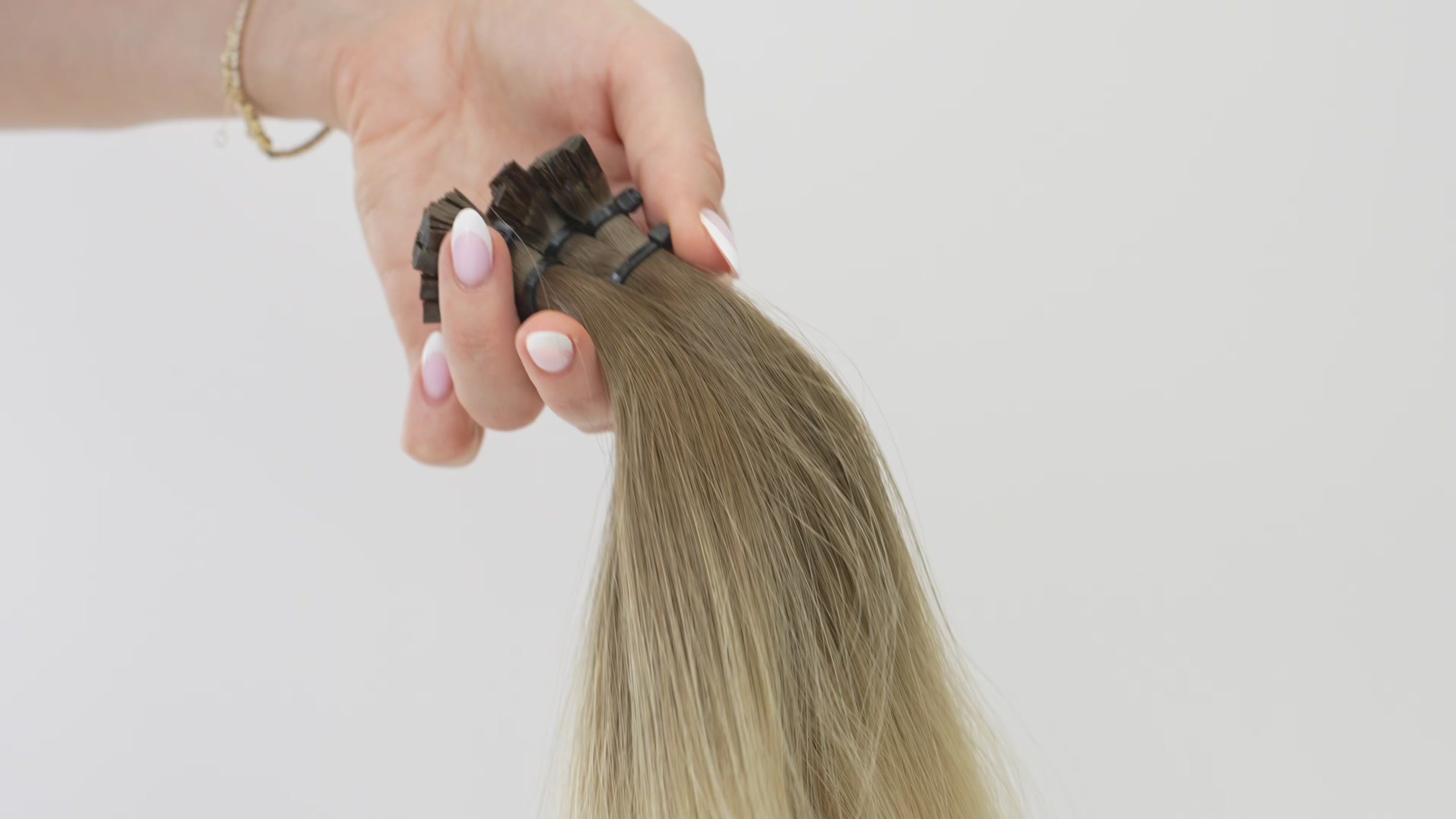 WAVY BLONDE OMBRE GENIUS WEFT (O4.7/26.1)